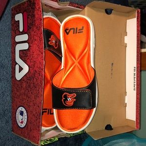 Fila memory foam orioles sandals